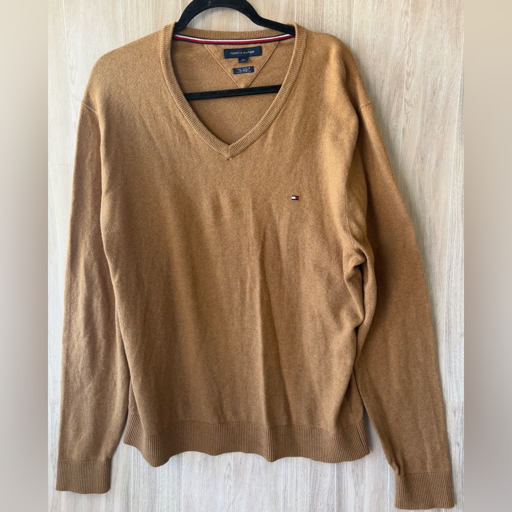 Tommy Hilfiger men’s Brown Sweater